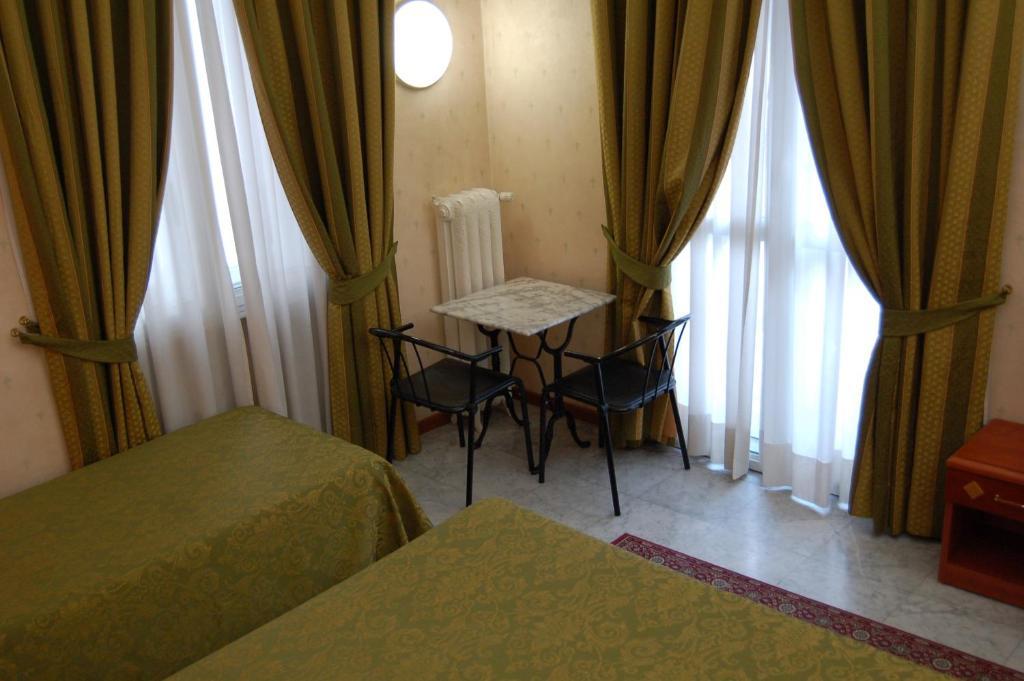Hotel Chelsea Turin Rum bild